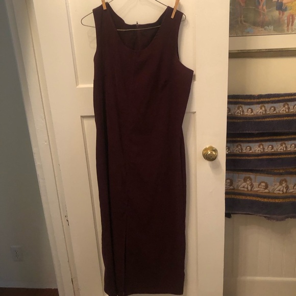 Vintage 90s burgundy Maxi Dress by Jessica. Size 18 - long spit up front- used - Picture 7 of 7